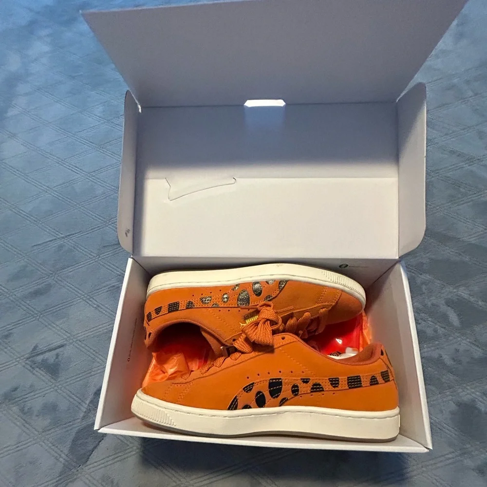 Puma Special Edition Suede Cheetos ‘Chester’ Jr. Shoes - Picture 6 of 6